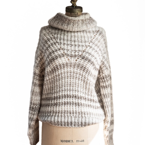 Hollister Chunky Knit Cowl Neck Sweater in Heather Grey & Ivory Stripes Sz Sm - Picture 7 of 12